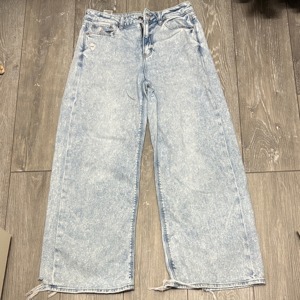 American Eagle Outfitters Light Wash Straight Leg Jeans